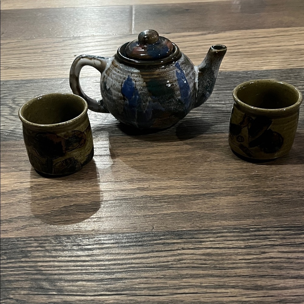 Ceramic Teapot and Cups Set